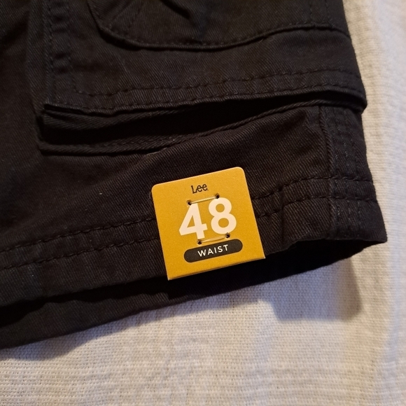 Lee men's black belted cargo shorts size 48, New - Picture 2 of 7